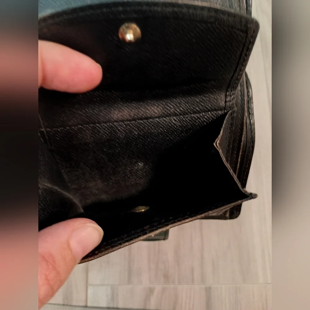 Louis Vuitton Bifold Wallet Black Epi